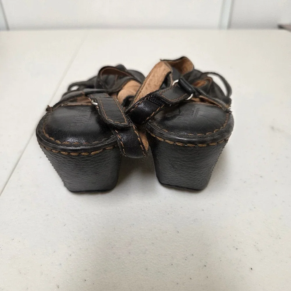Born W31566 CIA11 Black Leather Strappy Wedge Sandals Womens 7 EU 38